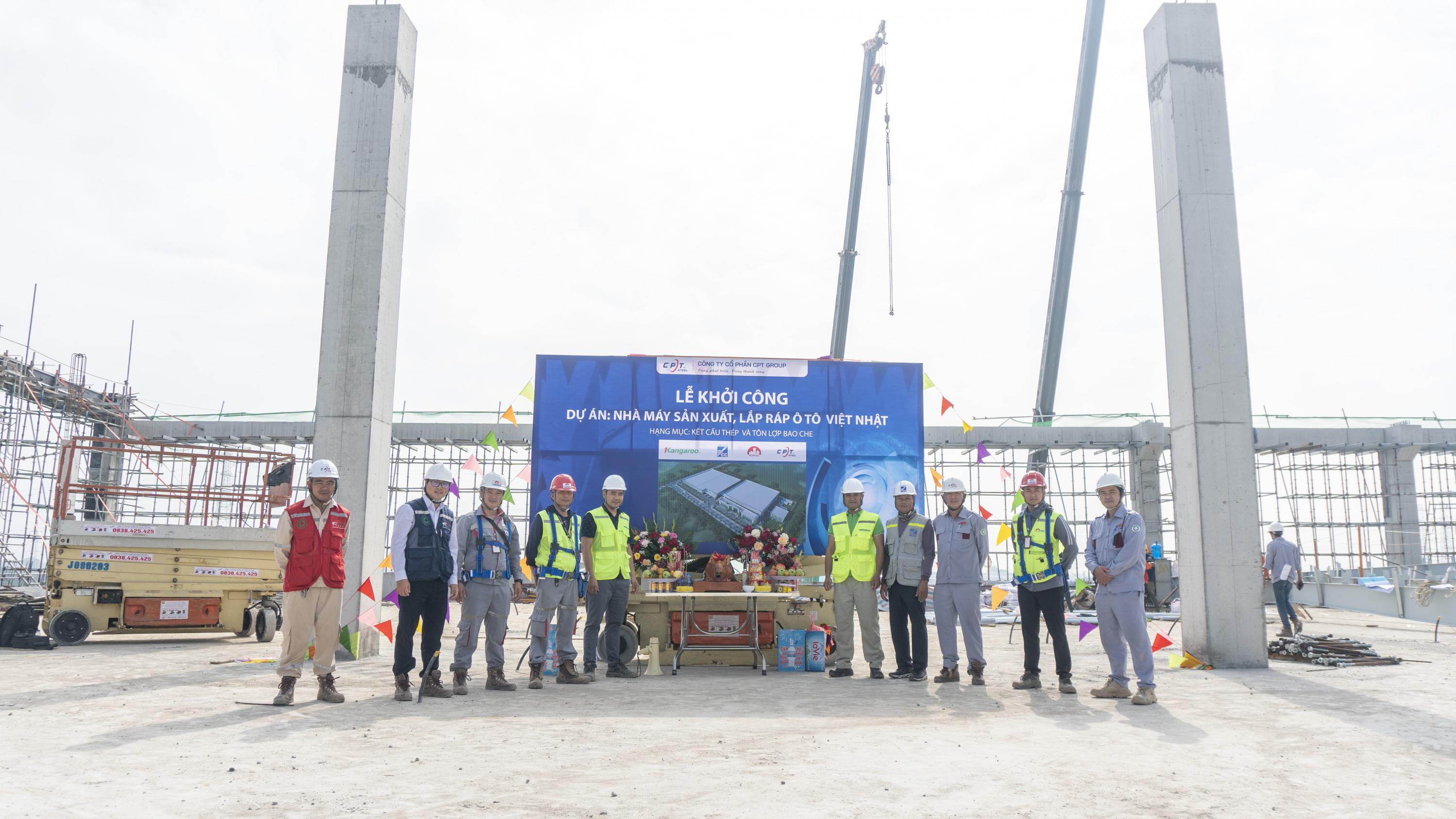 NHÀ MÁY SẢN XUẤT Ô TÔ VIỆT NHẬT