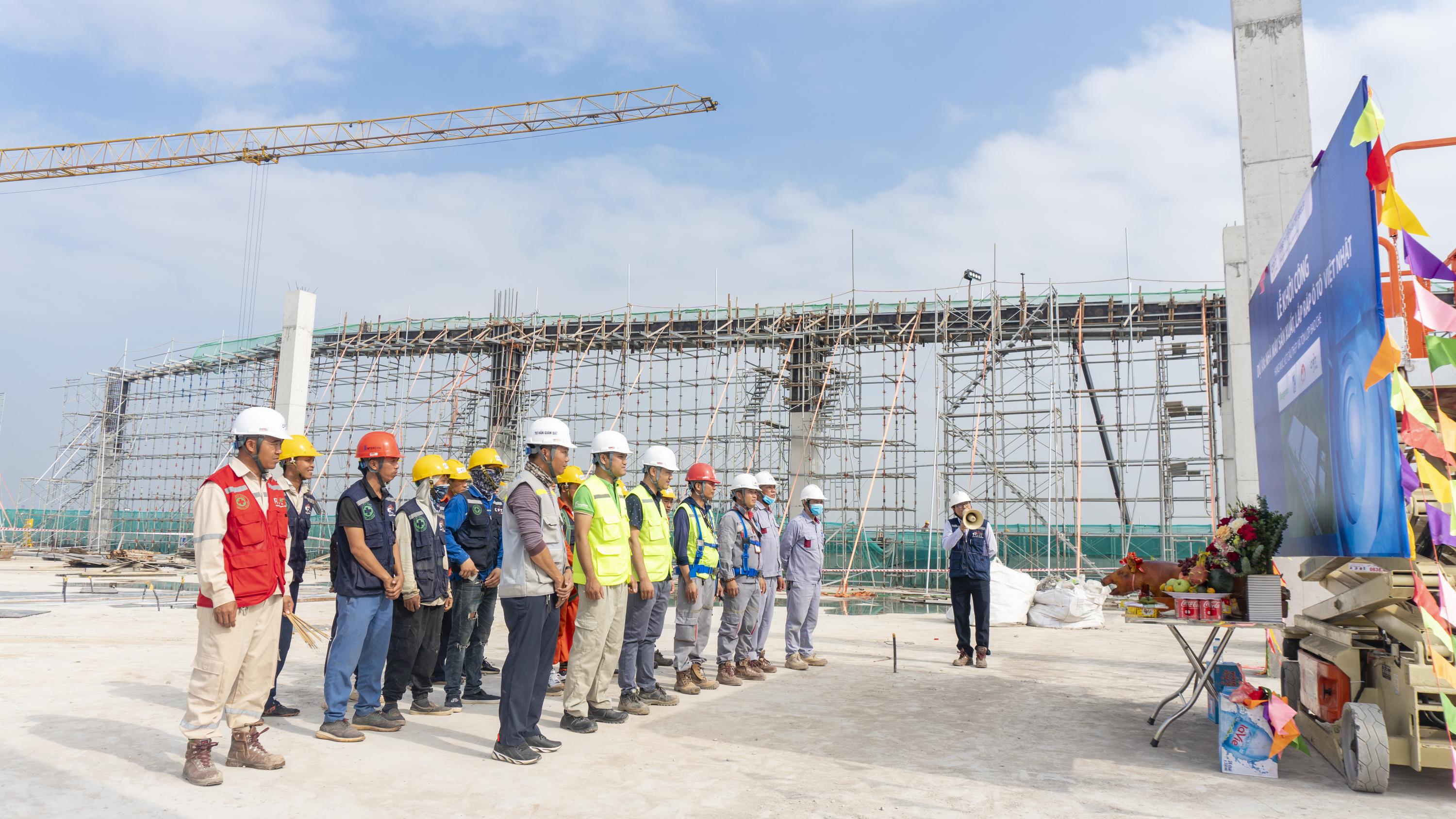 NHÀ MÁY SẢN XUẤT Ô TÔ VIỆT NHẬT