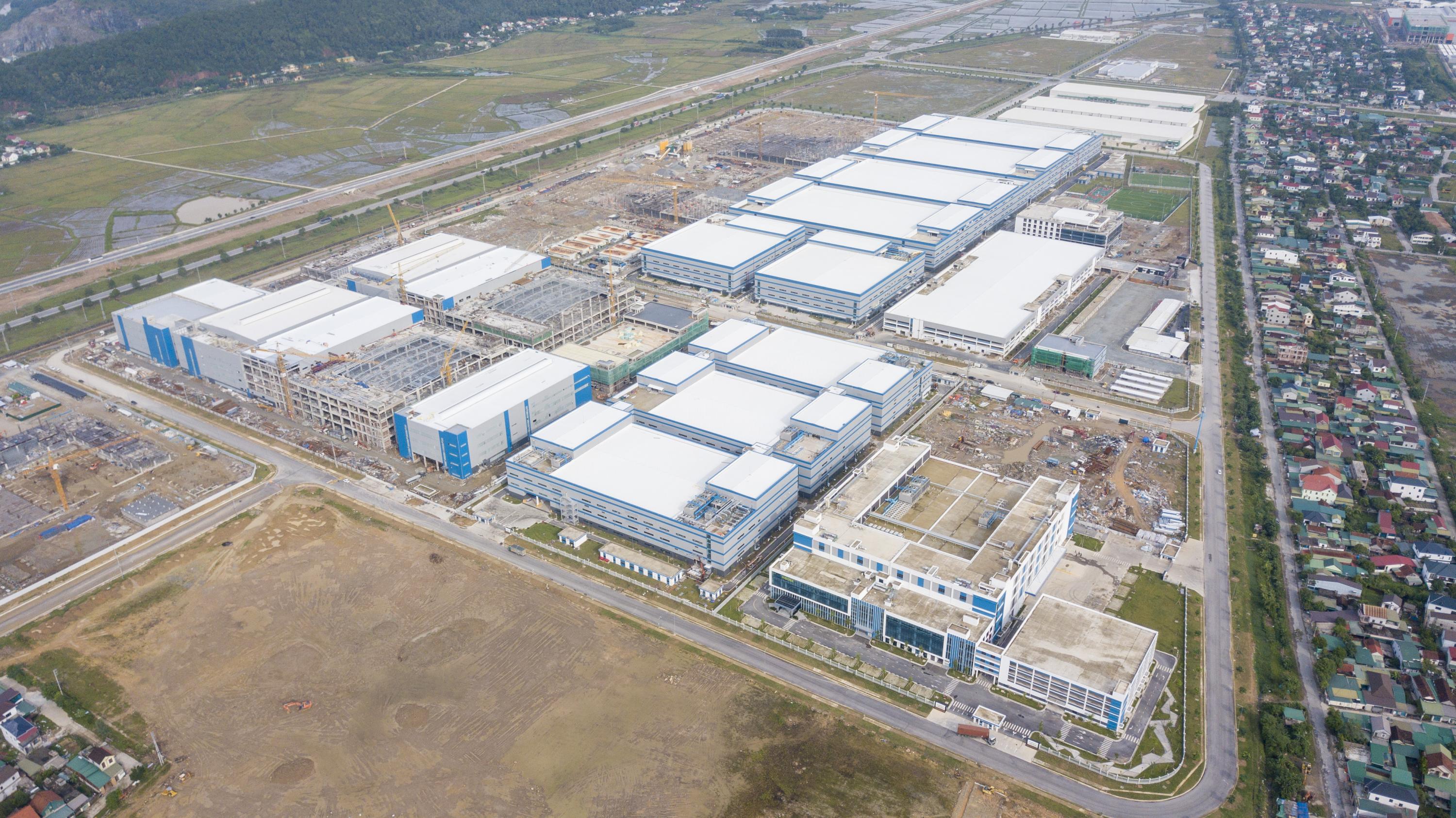 NHÀ MÁY LUXSHARE NGHỆ AN