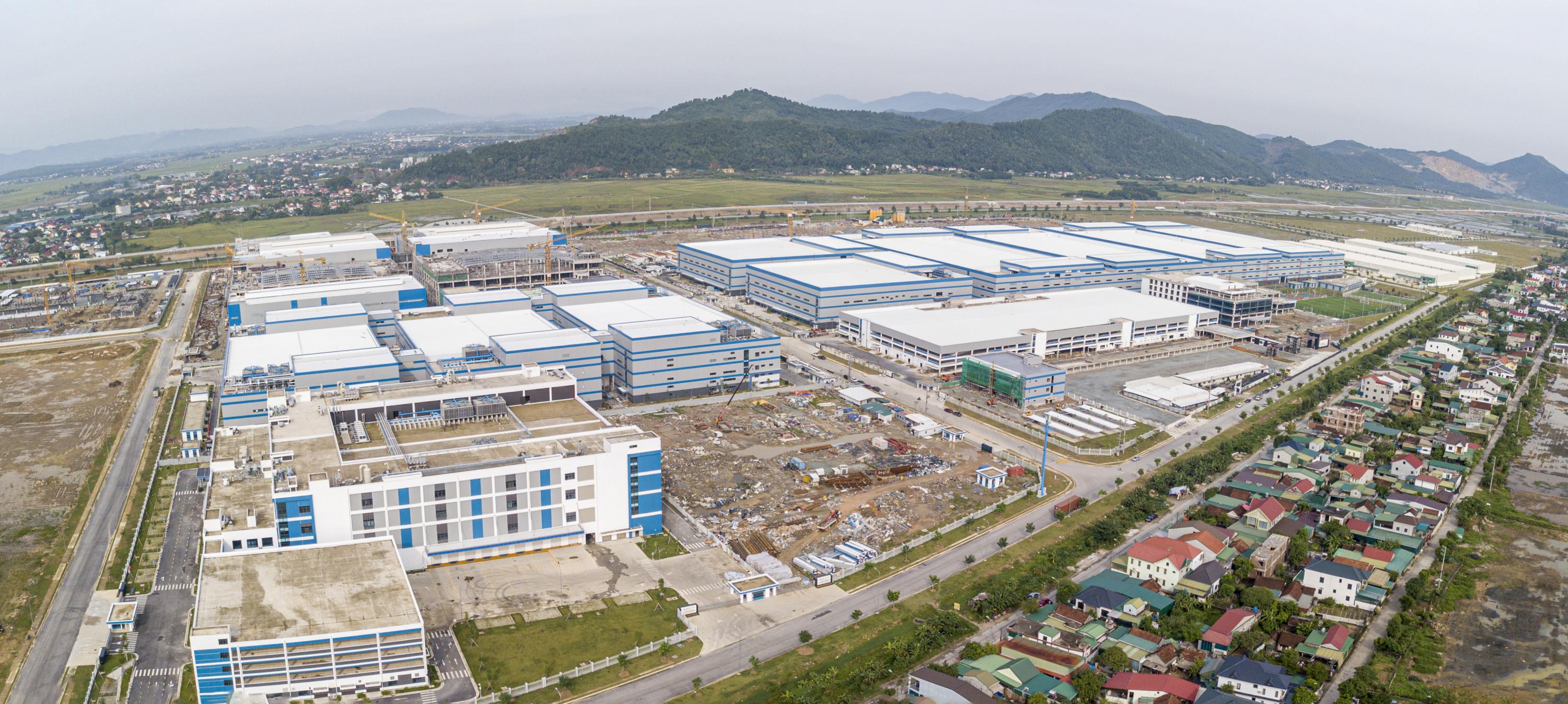 NHÀ MÁY LUXSHARE NGHỆ AN