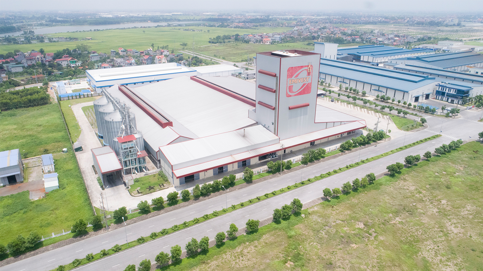 NHÀ MÁY THỨC ĂN CHĂN NUÔI CAO CẤP EMIVEST 