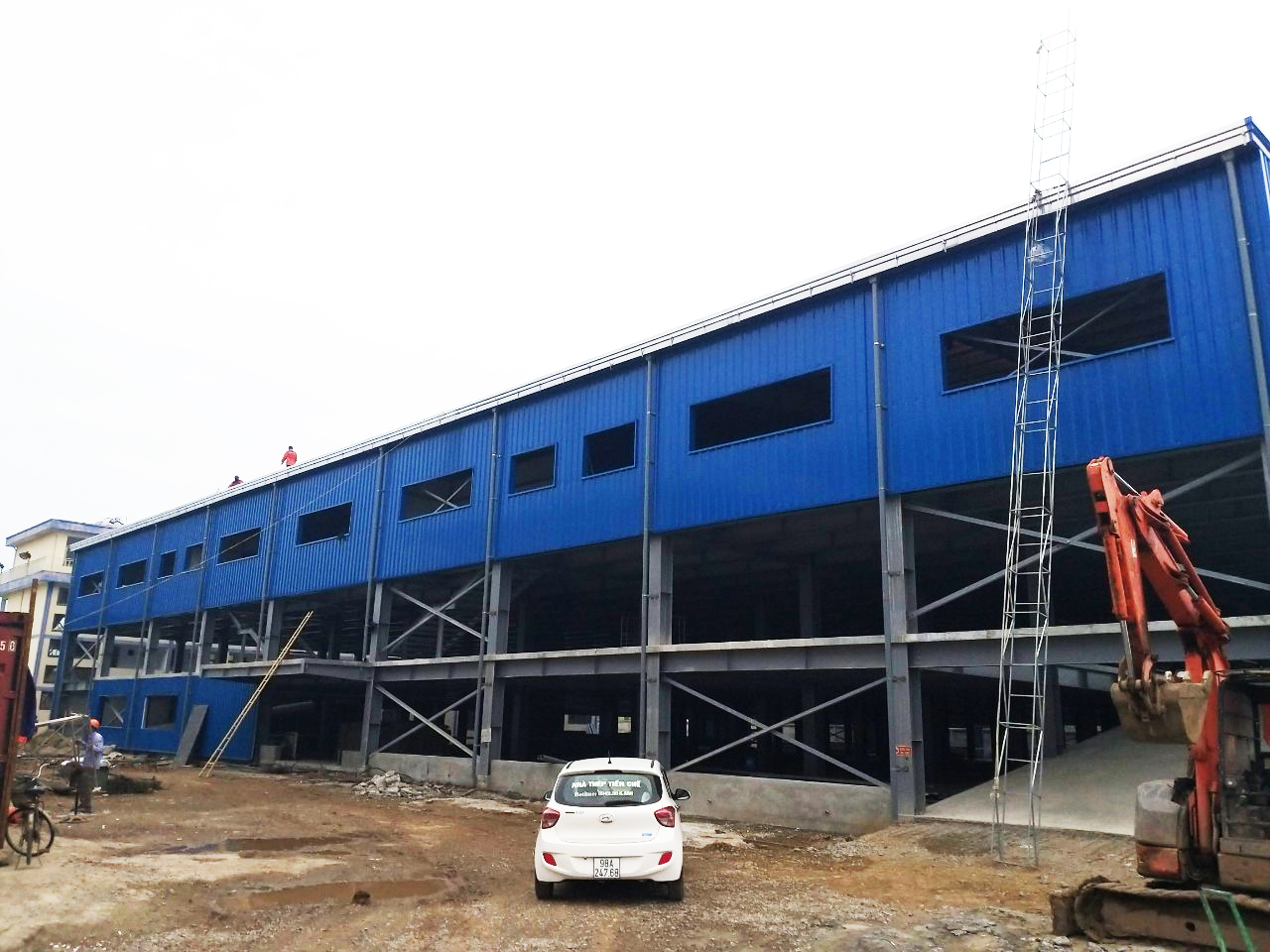 NHÀ MÁY SẢN XUẤT GIÀY DA XUẤT KHẨU SAO VÀNG