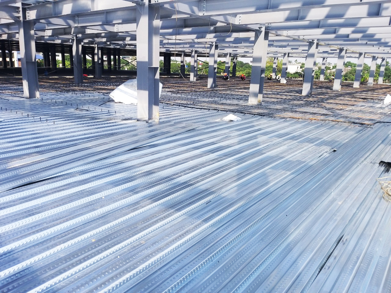 NHÀ MÁY SẢN XUẤT GIÀY DA XUẤT KHẨU SAO VÀNG