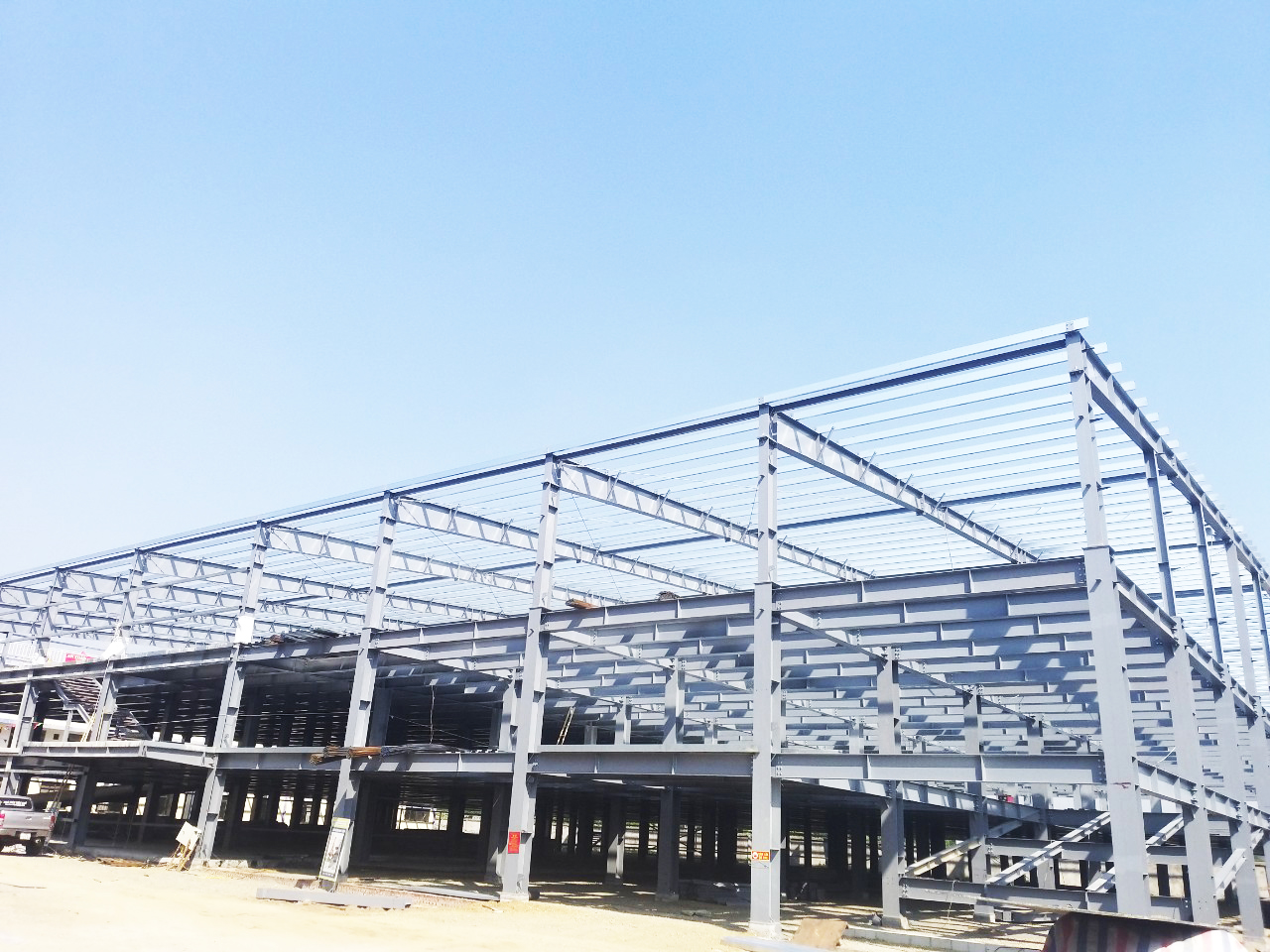 NHÀ MÁY SẢN XUẤT GIÀY DA XUẤT KHẨU SAO VÀNG