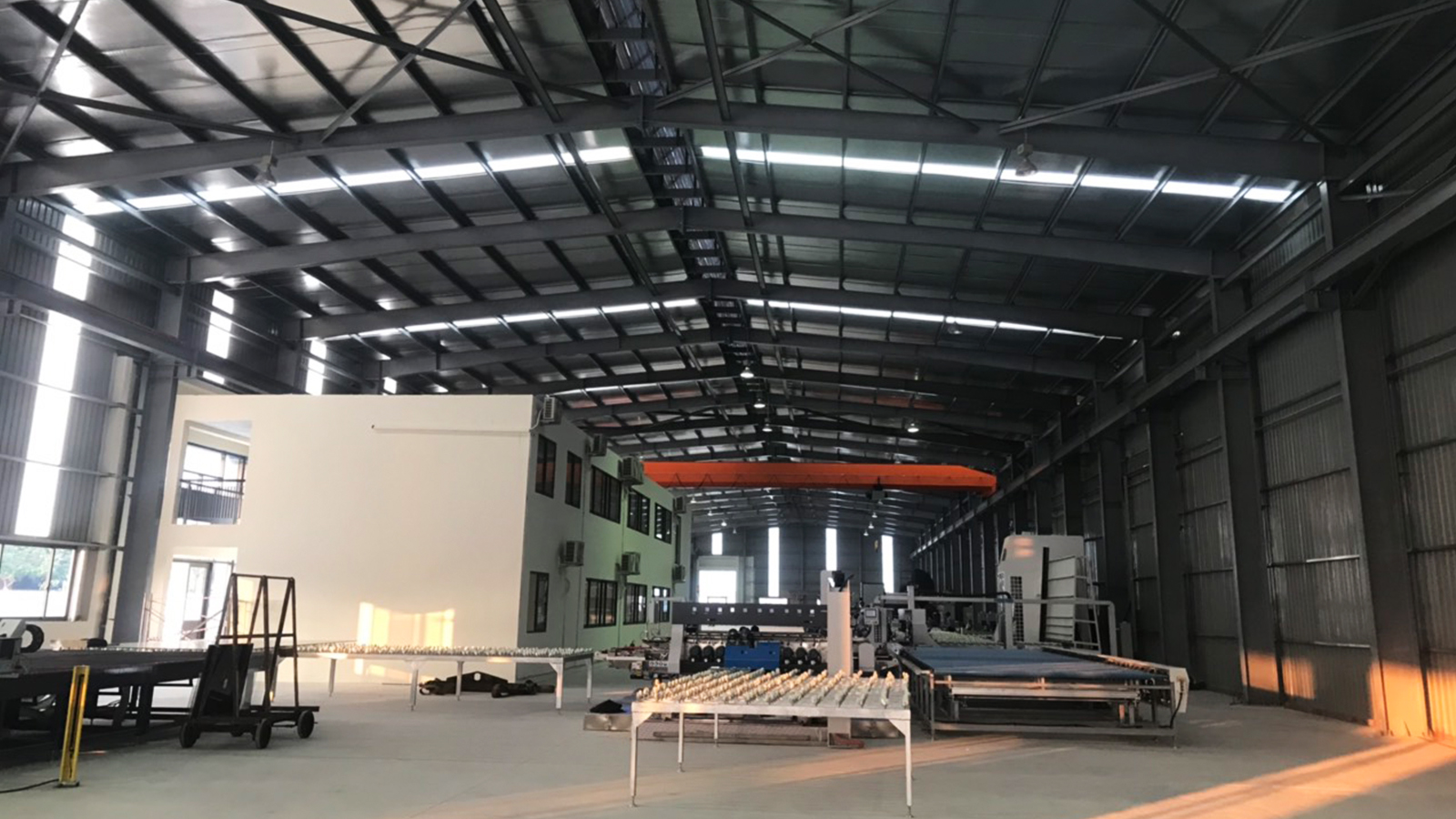 VIGLACERA省エネガラス加工工場